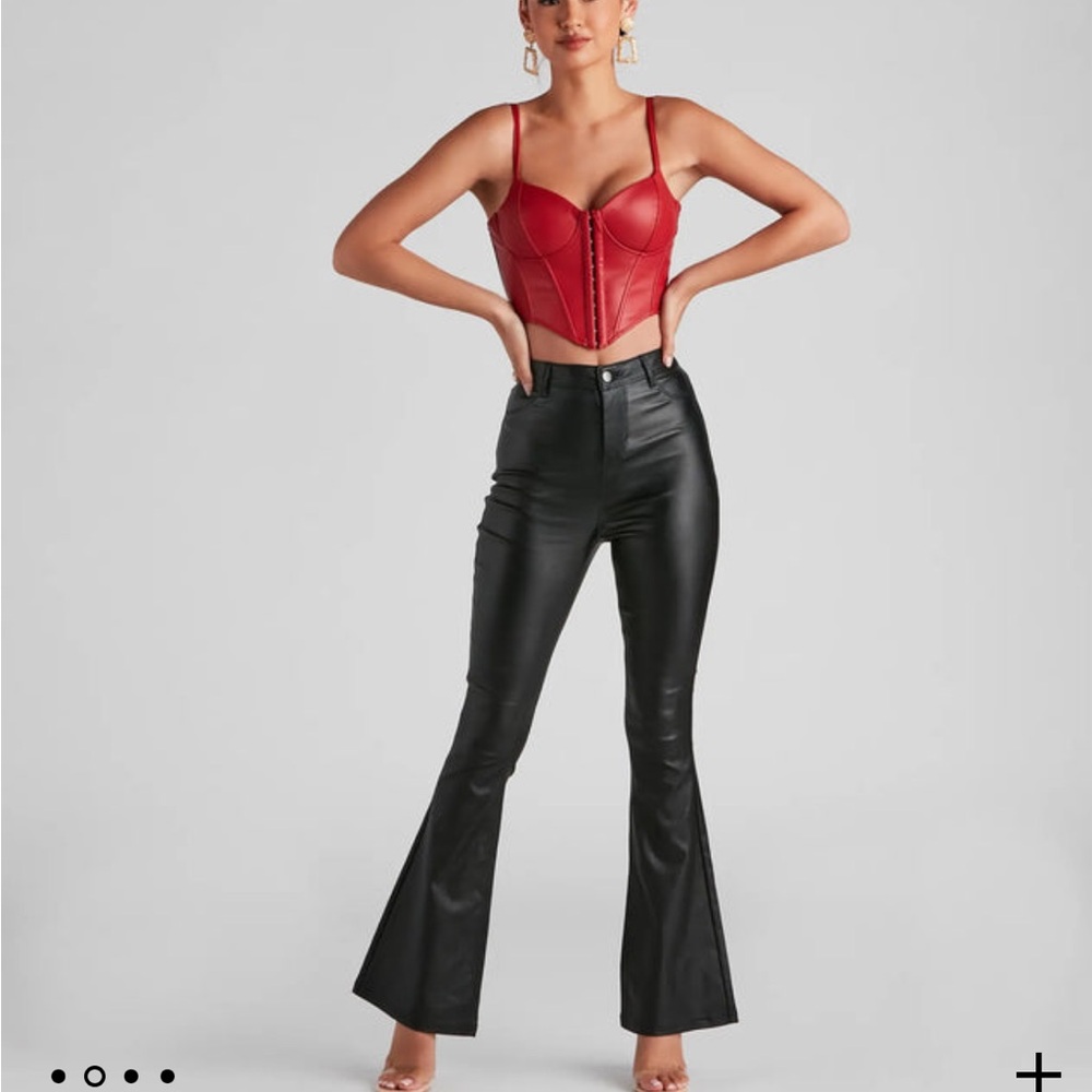 Windsor Stylish Flare High-Rise Coated faux leather Pants women’s medium